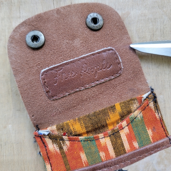 🌎👽 Free People Boho Embroidered Repurposed vtg banjara hippie Wallet card case - Picture 7 of 16